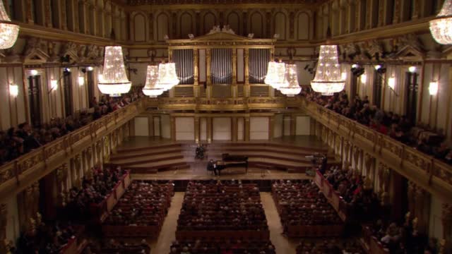 Piano Recital: Volodos, Arcadi - SCRIABIN, A. / RAVEL, M. / SCHUMANN, R. / LISZT F.