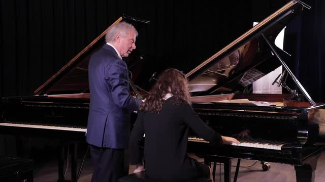 BEETHOVEN, L. van: Piano Sonata No. 6: I. Allegro - II. Allegretto (Masterclass with Andras Schiff) (Schiff, Stychkina)