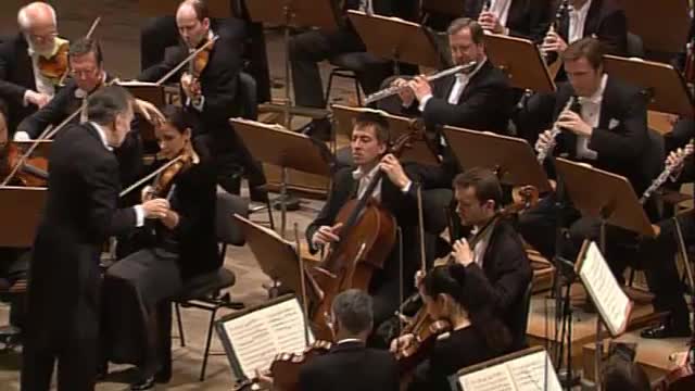 BEETHOVEN, L. van: Symphonies Nos. 4 and 7 (Abbado)