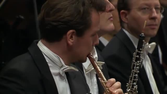 EUROPA-KONZERT 2002 - BRAHMS, J.: Violin Concerto / DVORAK, A.: Symphony No. 9,