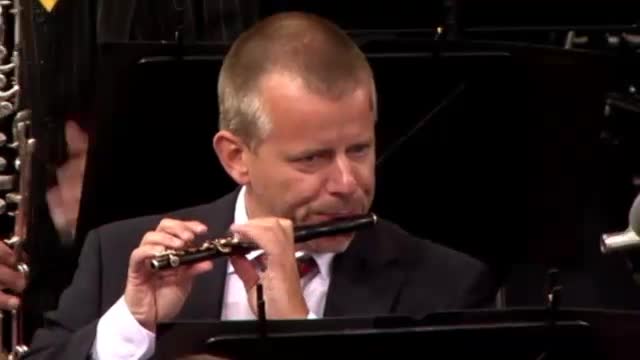 WALDBUHNE IN BERLIN 2009 - TCHAIKOVSKY, P.I. / RACHMANINOV, S. / STRAVINSKY, I. (Rattle)