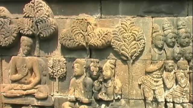 GLOBAL TREASURES: Indonesia (Borobudur)