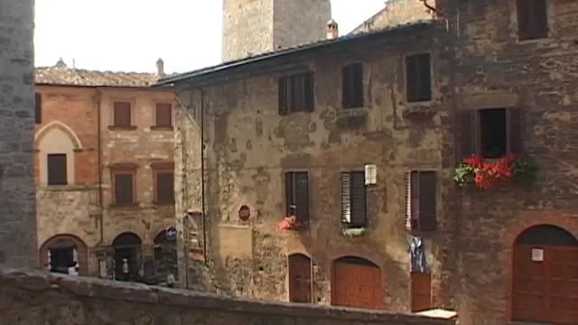 GLOBAL TREASURES: Italy (San Gimignano)