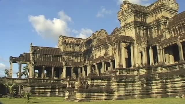 GLOBAL TREASURES: Cambodia (Angkor Wat)