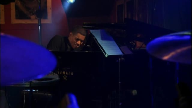 STANLEY JORDAN TRIO: Live in Paris, 2007