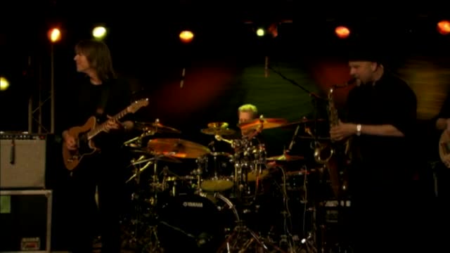 MIKE STERN BAND: Live in Paris, 2008