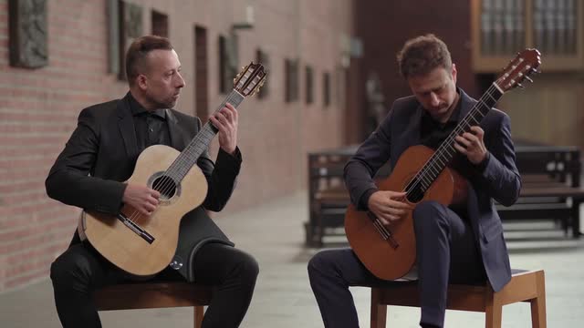 BACH, J.S.: English Suite No. 3, BWV 808 (arr. D. Cerovic and G. Krivokapic) (Montenegrin Guitar Duo) (from Naxos 8.573473)