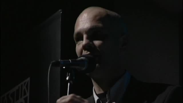 BASS INSTINCT: Live in Vienna, 2005